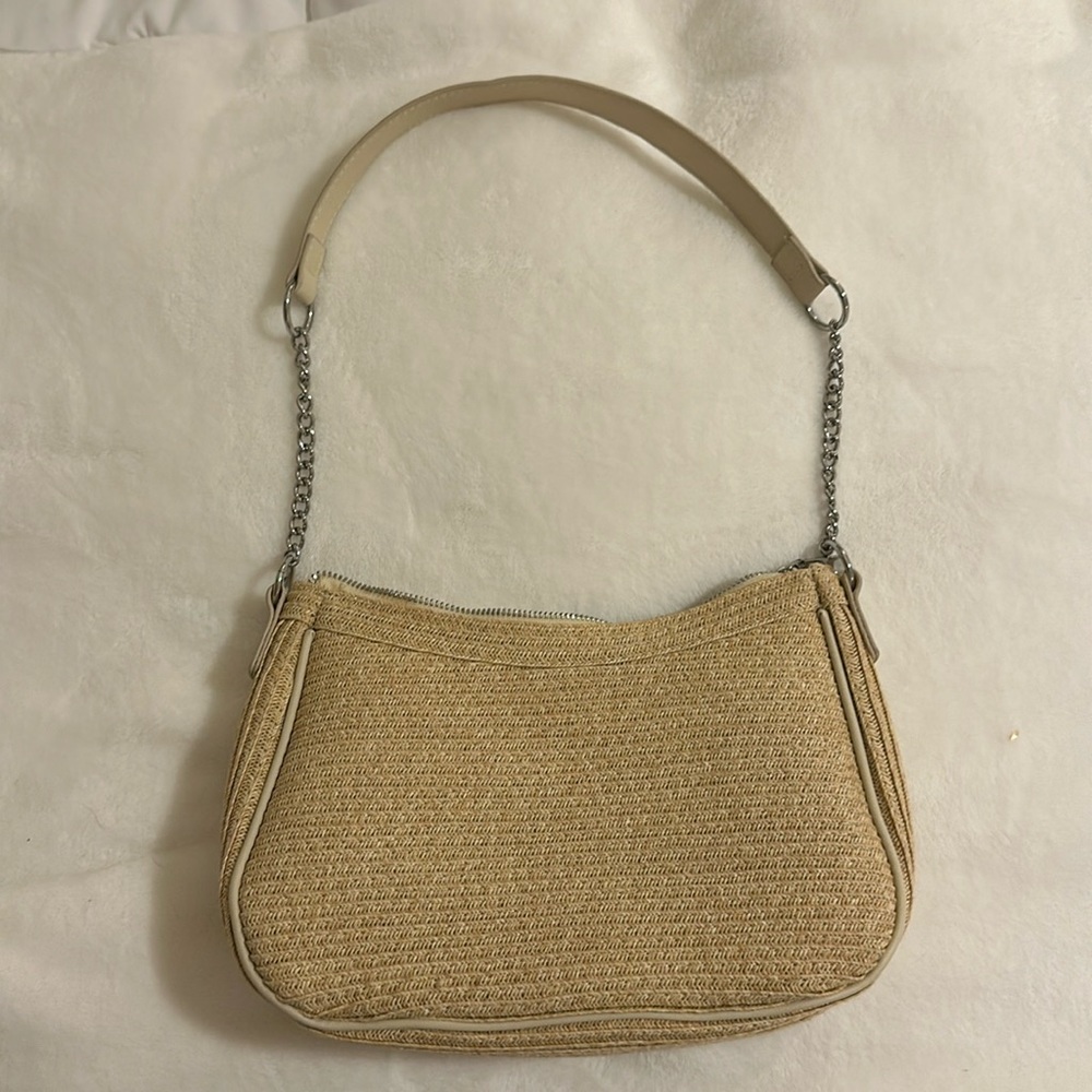 Women’s straw/raffia zip top shoulder bag